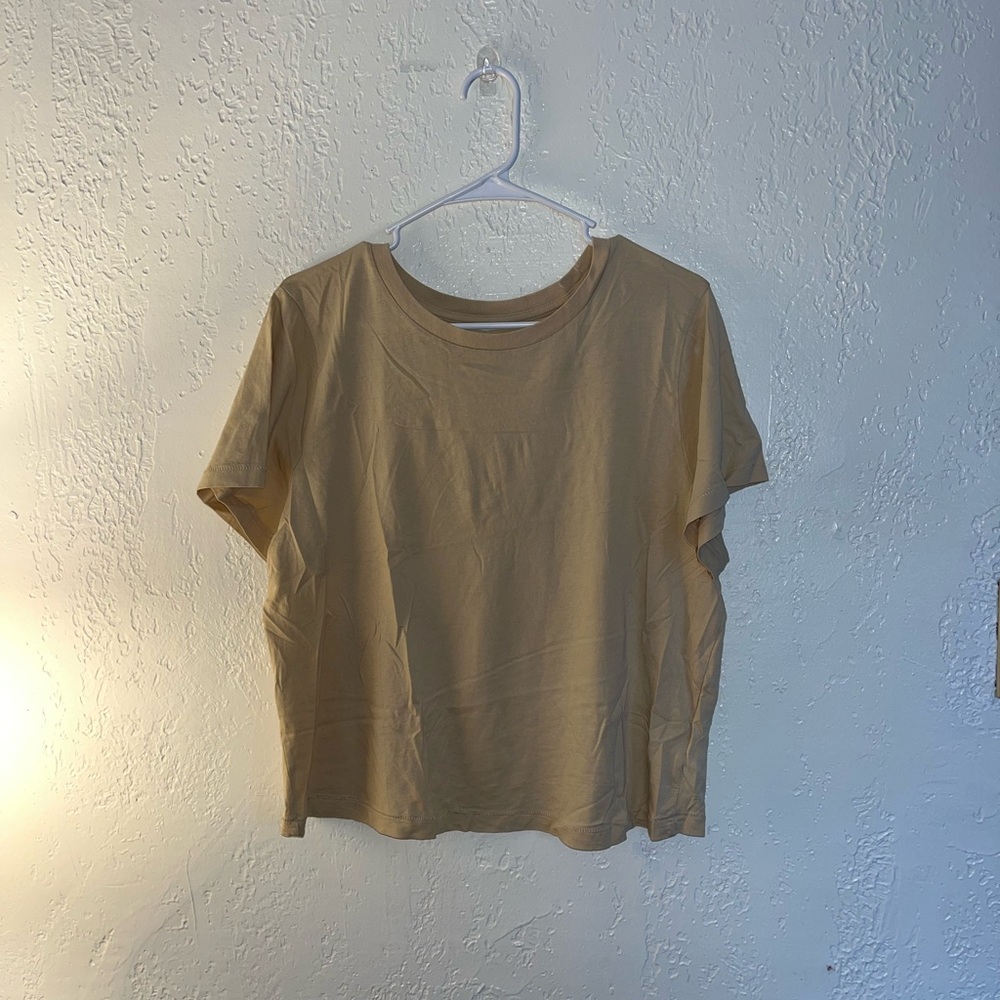 Universal Thread Women's Short-Sleeve Crewneck Top in Tan